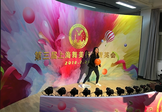 青島燈光音響租賃,青島演出設備租賃,青島LED屏租賃,青島舞美制作搭建